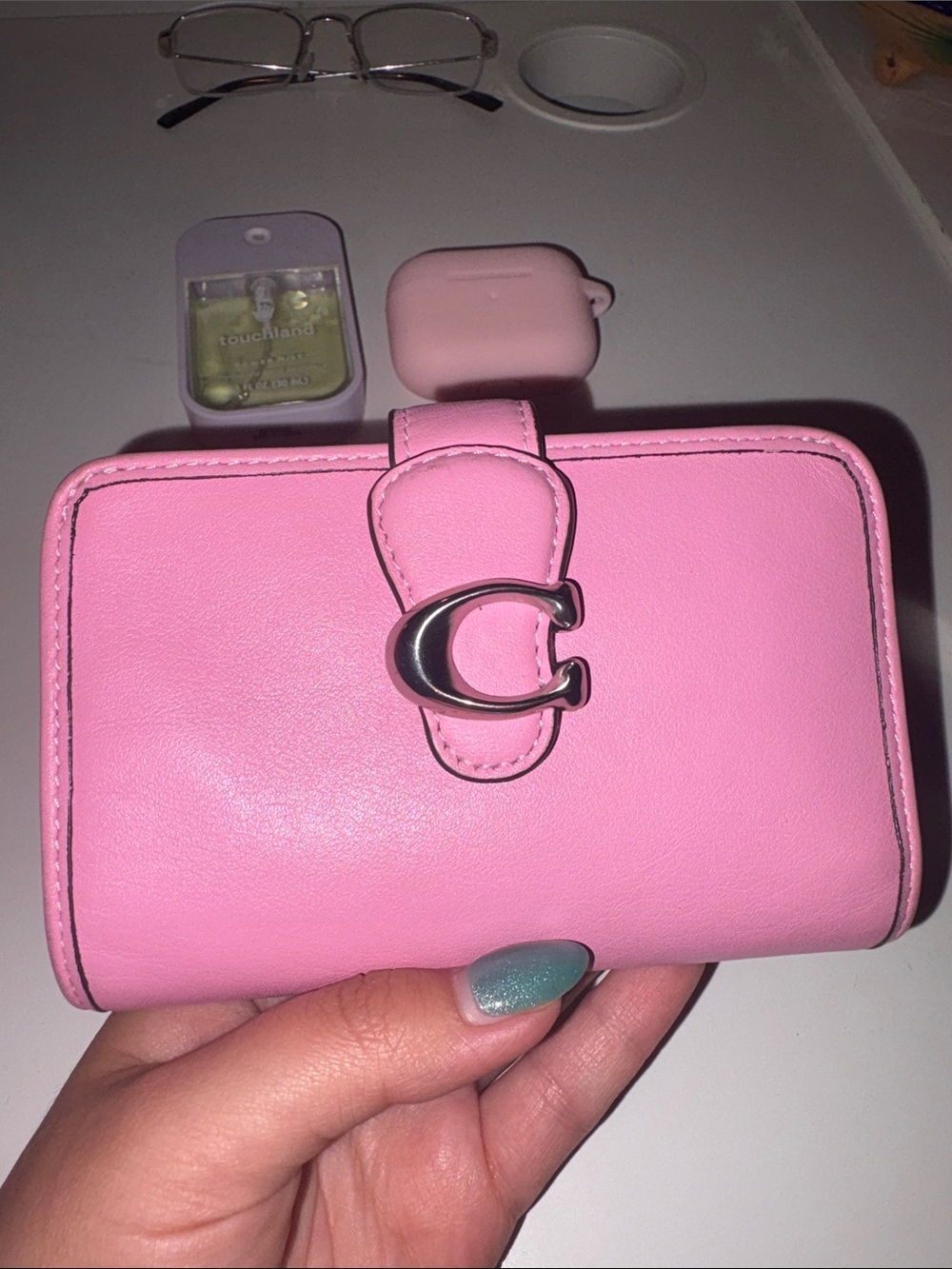 Coach Pink Leather Wallet with Silver C logo - Picture 8 of 8